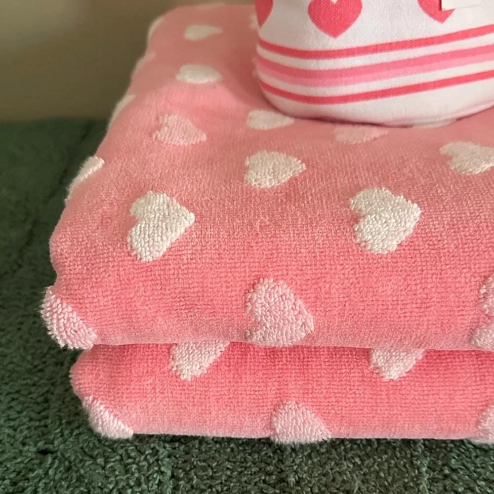 Caro Kids 2 Bath Towels 5 Washcloths Pink White Heart 🤍 💕 NEW!